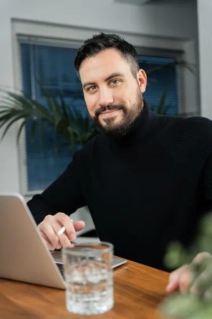 Nicolai Maihöfer in einer Kundenbesprechung