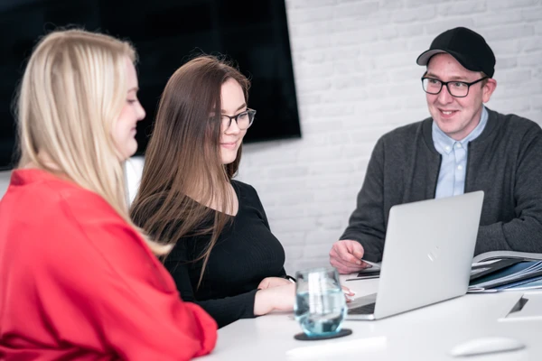 Teammeeting bei Seven Bytes Media